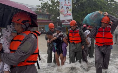 Polisi Sigap Membantu Evakuasi Warga dari Wilayah Terdampak